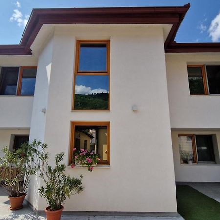 Guesthouse Rose SJJ Exterior foto